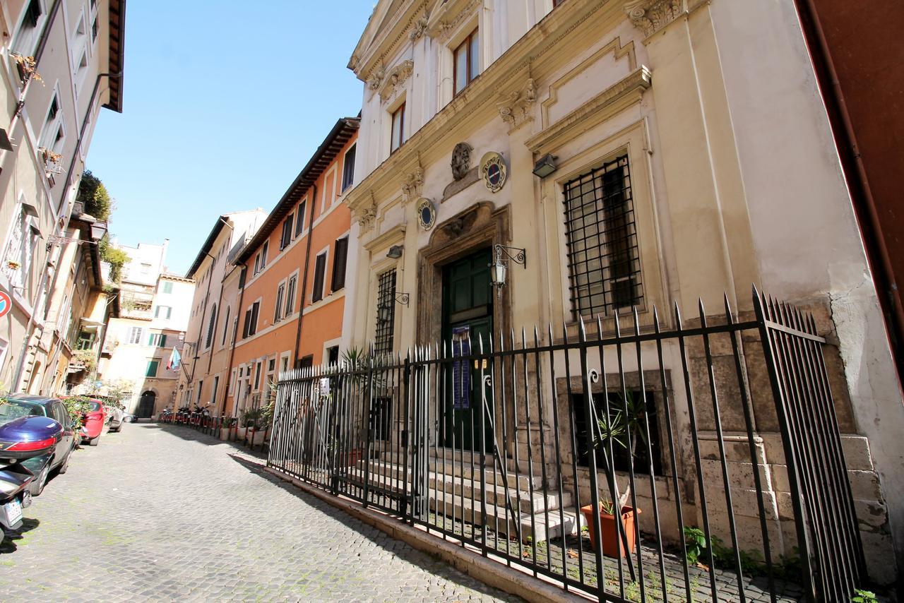 Gonfalone Charming Retreat Rom
